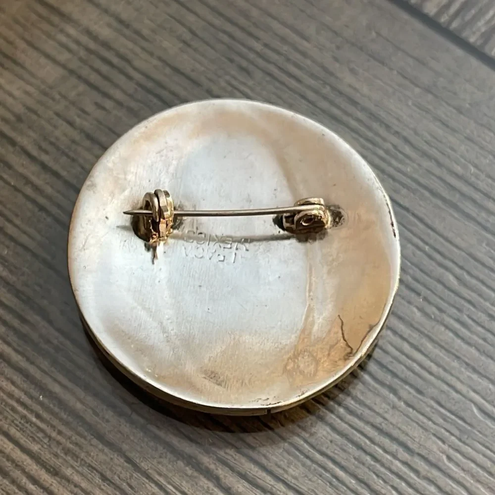 Vintage Alpaca Silver Round Tulip Pin with Mother of Pearl and Abalone Inlay